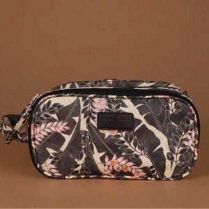 LexBreezy Shell Banana Toiletry Bag, BNWOT